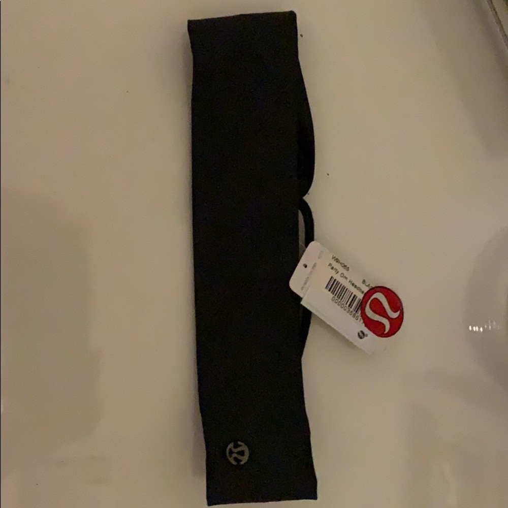 Black lulu lemon head band with small straps